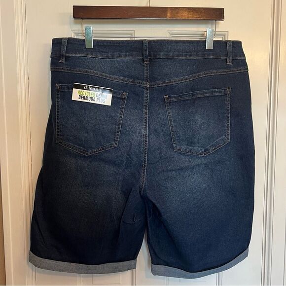 d. jeans Women's Bermuda Jean Shorts - Picture 4 of 5